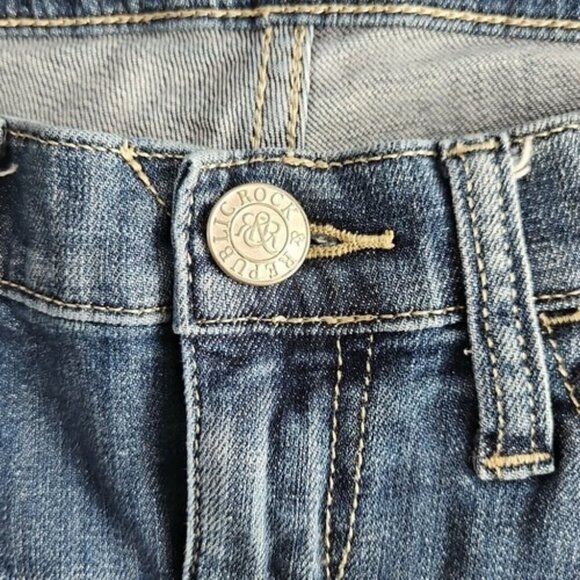 Rock & Republic Jeans Women's Size 2 (28x26) Embroidery Flap Pocket Med Wash - Picture 14 of 16